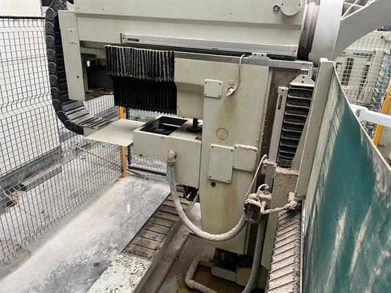 Parpas Omv FAS - 4 P 5 axis Moldmaking CNC