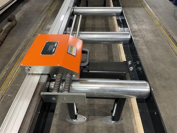 ZM 6 meter rollerconveyors with digital backgauge