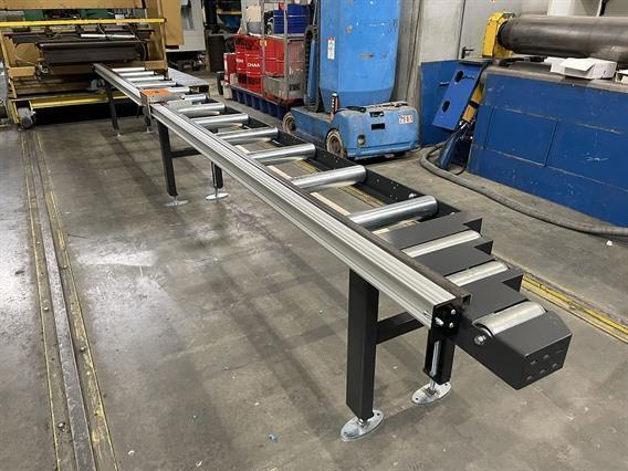 ZM 6 meter rollerconveyors with digital backgauge