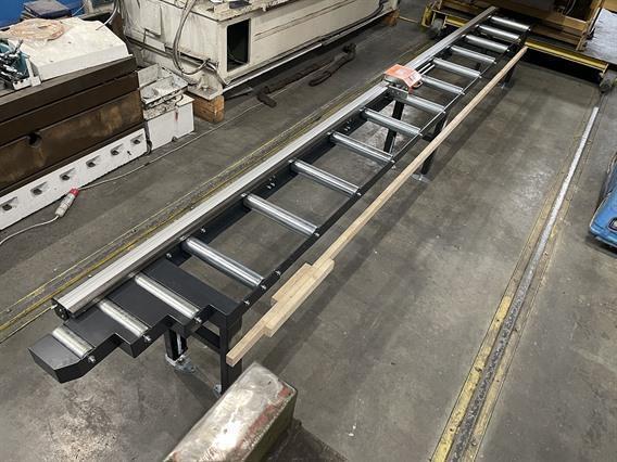 ZM 6 meter rollerconveyors with digital backgauge
