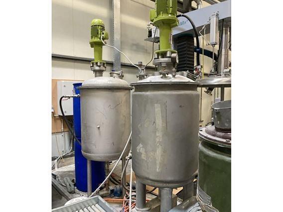 Typhoon mixer and barrel