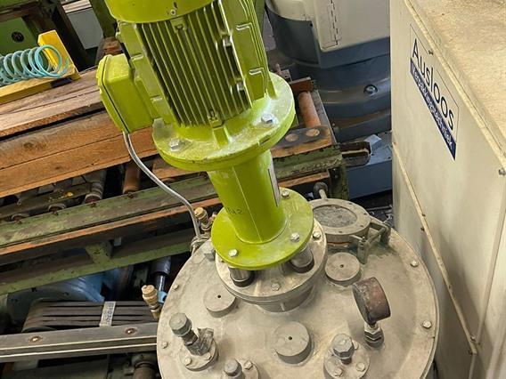 Typhoon mixer and barrel