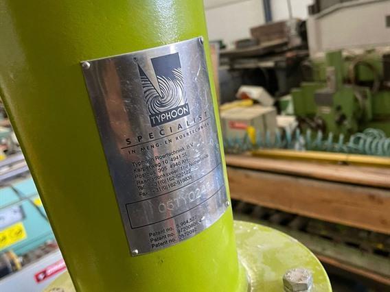 Typhoon mixer and barrel