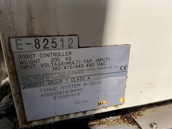 Fanuc M-900iB 700 kg robot