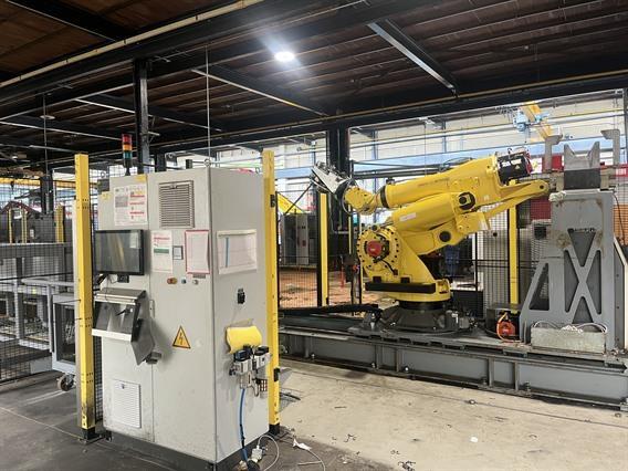 Fanuc M-900iB 700 kg robot