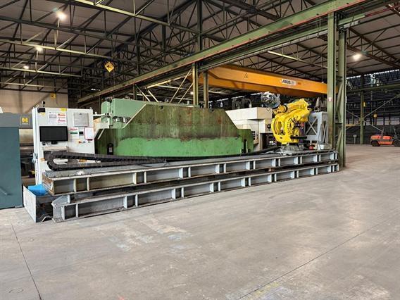 Fanuc M-900iB 700 kg robot