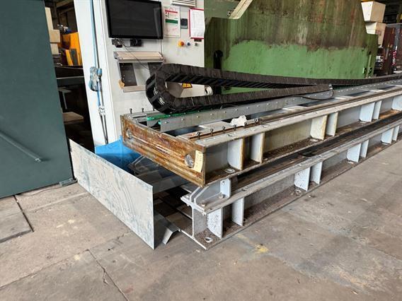 Fanuc M-900iB 700 kg robot