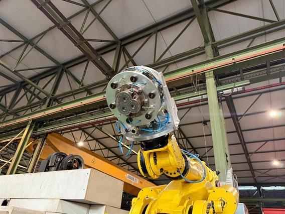Fanuc M-900iB 700 kg robot