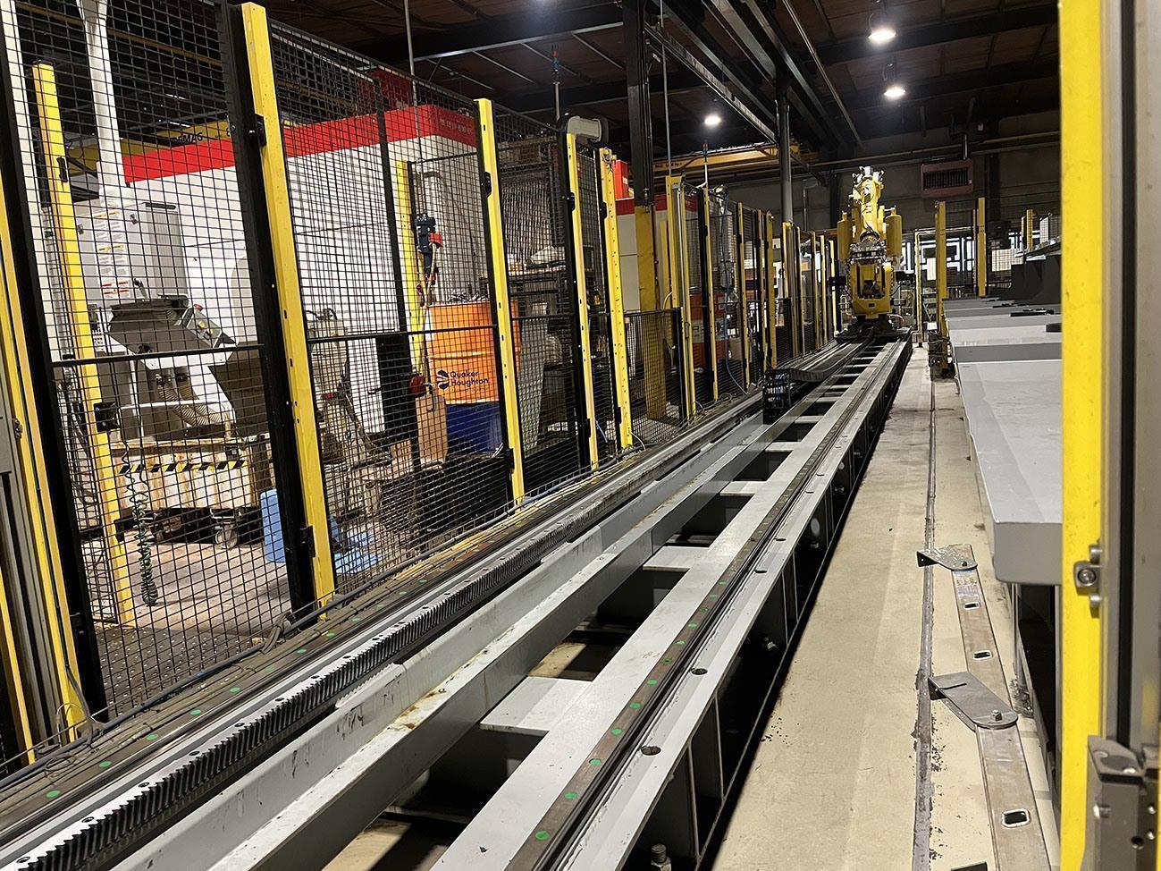 Fanuc M-900iB 700 kg robot — Robots loading, unloading & treatmentrobots — photo 11