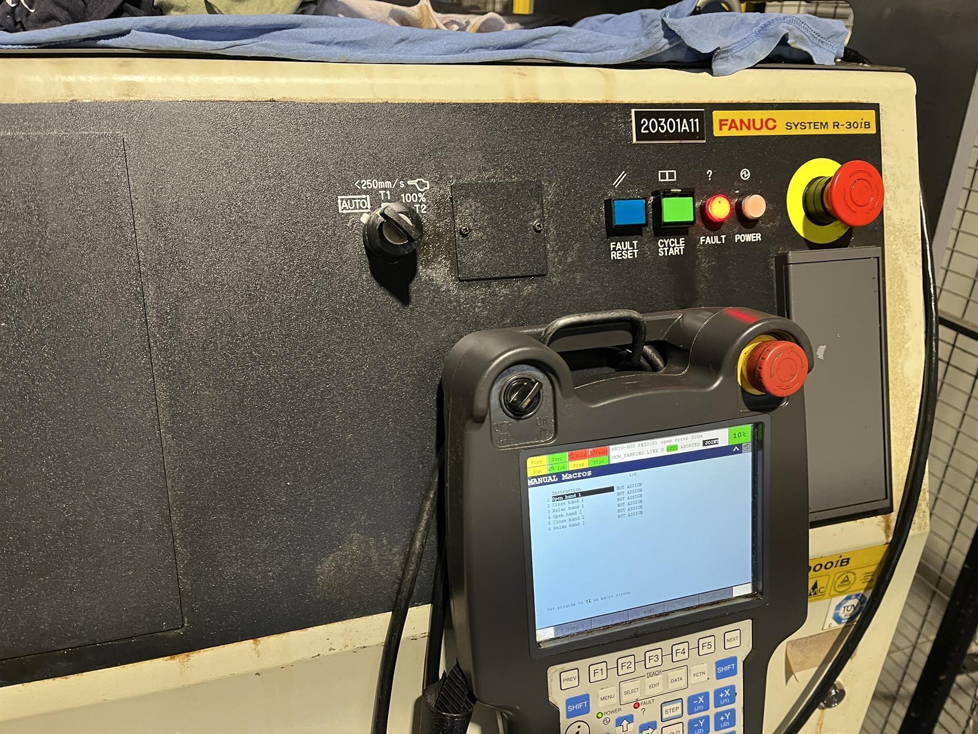 Fanuc M-900iB 700 kg robot — Robots loading, unloading & treatmentrobots — photo 18