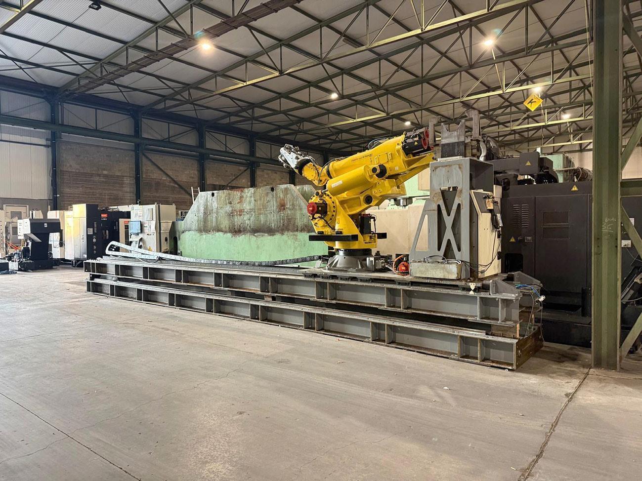 Fanuc M-900iB 700 kg robot — Robots loading, unloading & treatmentrobots — photo 20