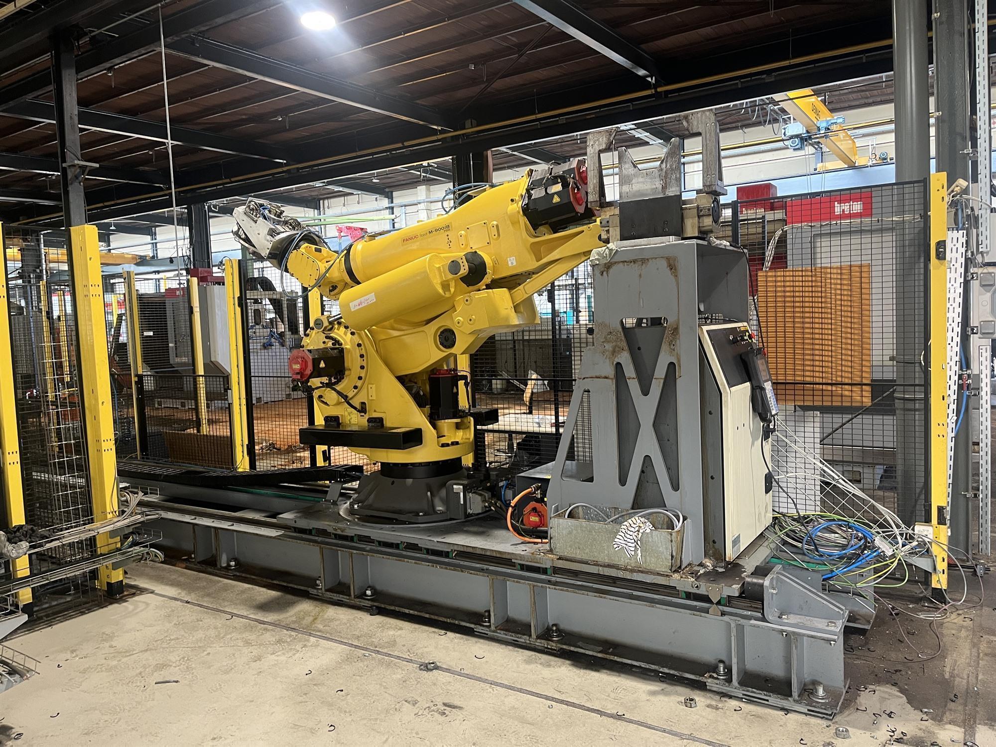 Fanuc M-900iB 700 kg robot — Robots loading, unloading & treatmentrobots — photo 4