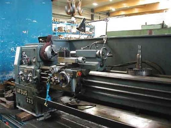URSUS U 225