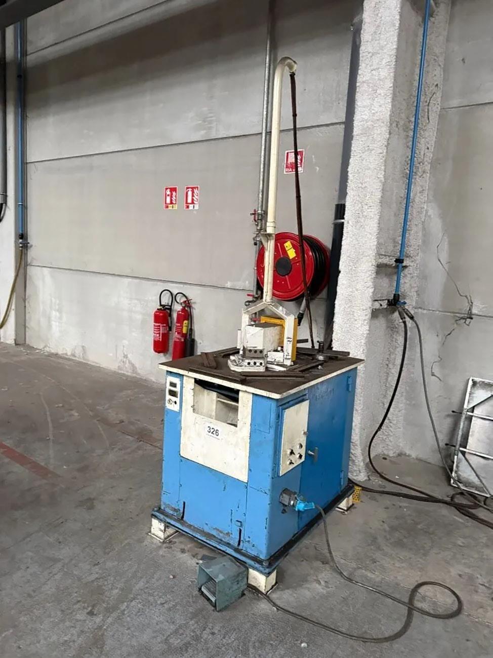Swisstool 100 x 3 mm (fixed) — Hydraulic corner notcher — photo 2