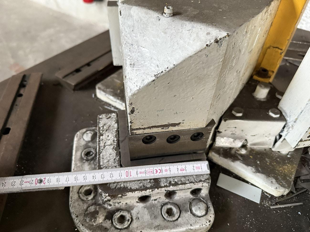 Swisstool 100 x 3 mm (fixed) — Hydraulic corner notcher — photo 4