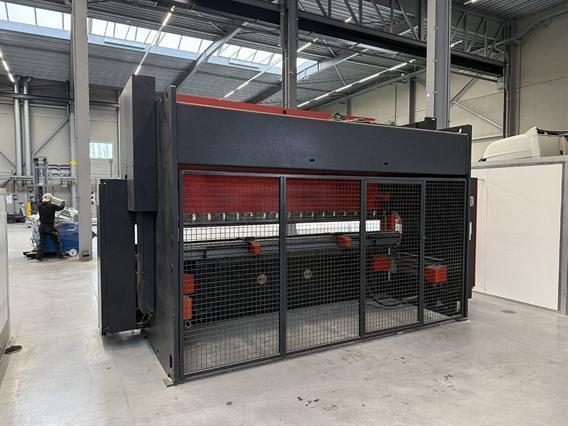 Amada HFP 130 ton x 4100 mm CNC