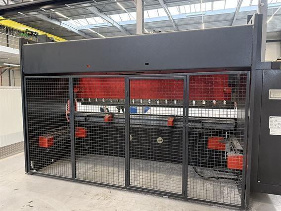 Amada HFP 130 ton x 4100 mm CNC