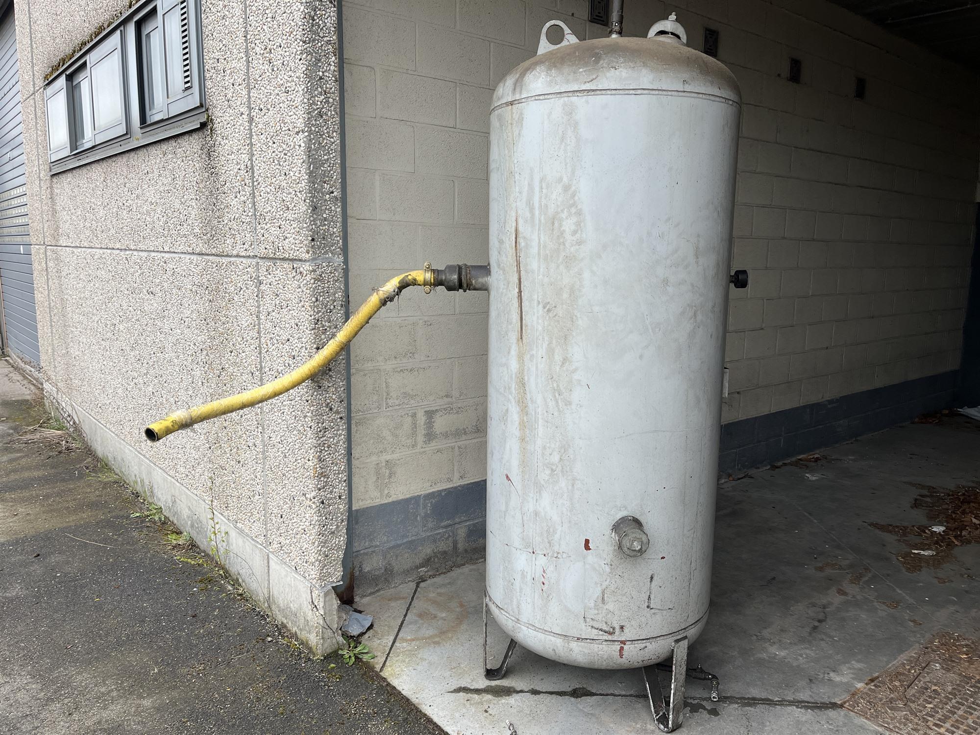 Alteco 1000 Liter tank Pressure vessel 11 bar — Driven assemblies / Compressors — photo 1
