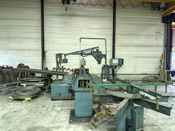 Lenham LM 800 flight forming machine