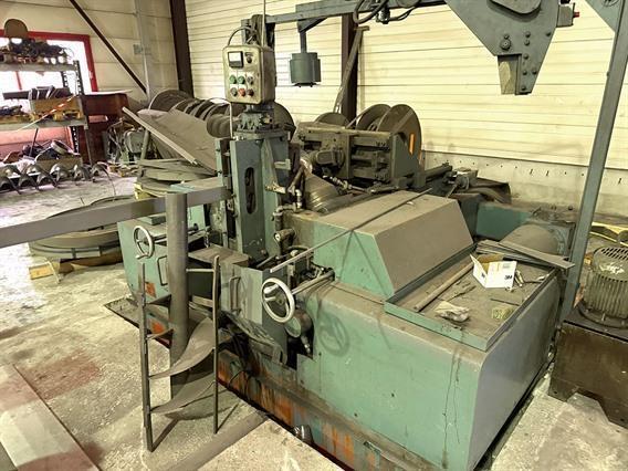 Lenham LM 800 flight forming machine