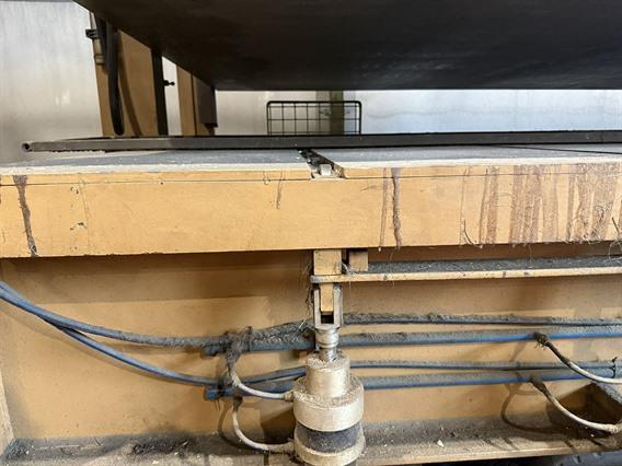 Simimpianti 300 ton heated press down stroke