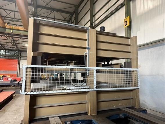 Simimpianti 300 ton heated press down stroke