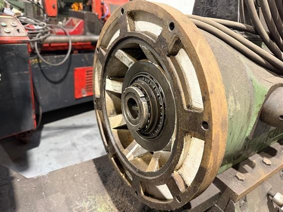 Sanriku YSC-600 tube beveling machine