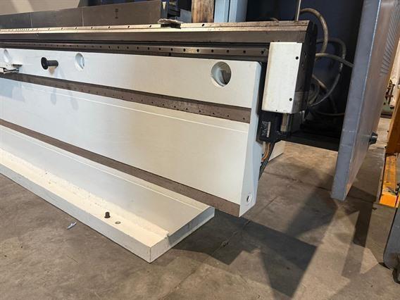 LVD PPEB-EFL Turbo 220 ton x 4100 mm CNC