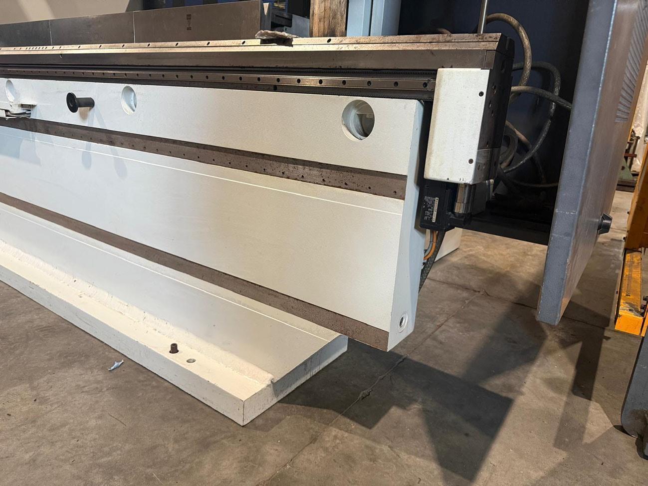 LVD PPEB-EFL Turbo 220 ton x 4100 mm CNC — Hydraulic press brakes — photo 3