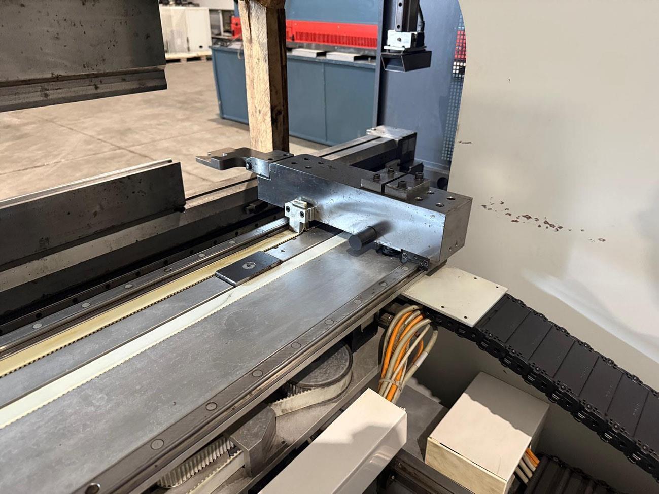 LVD PPEB-EFL Turbo 220 ton x 4100 mm CNC — Hydraulic press brakes — photo 8