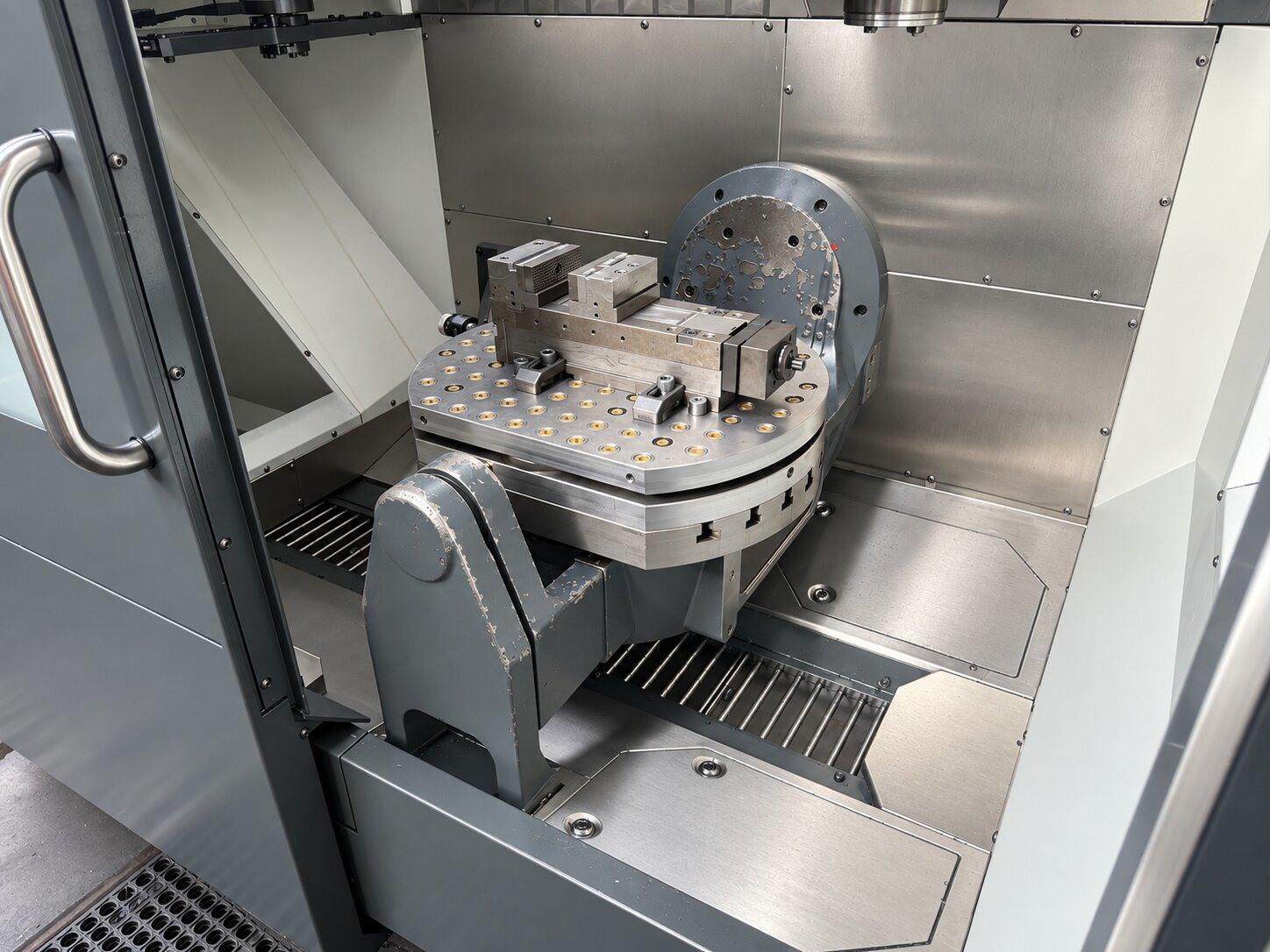 Haas UMC 750 X: 762 – Y: 508 – Z: 508 mm CNC — Vertical machining centers — photo 3