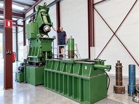 Schleifenbaum Schleifstein Flanging for tank bottoms, Flanging presses
