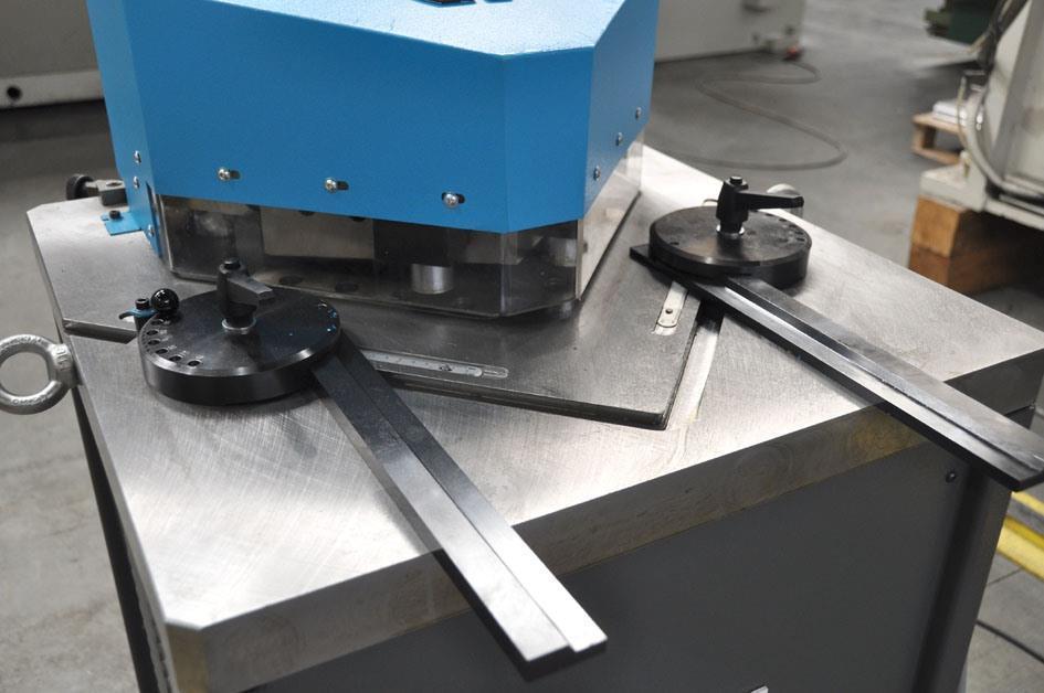 Haco 220 x 4 mm (fixed) — Hydraulic corner notcher — photo 3