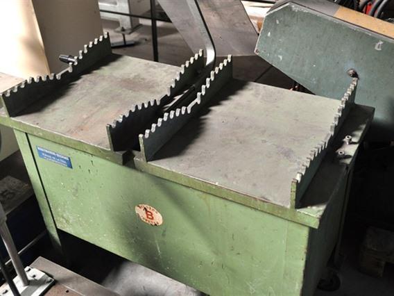 Vertical up stroke saw for tubes