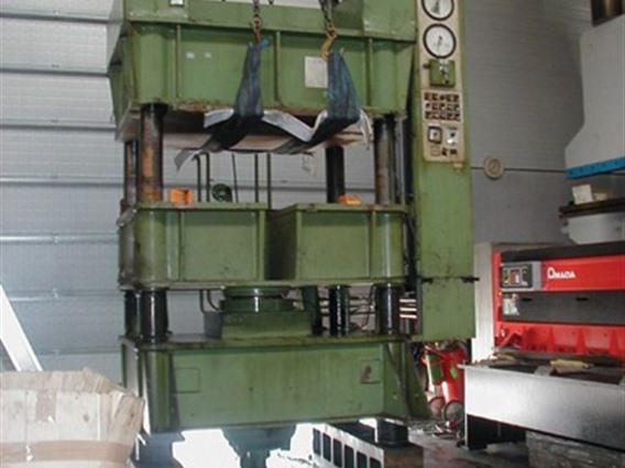 Dieffenbacher PU 5 330 A 300 TON