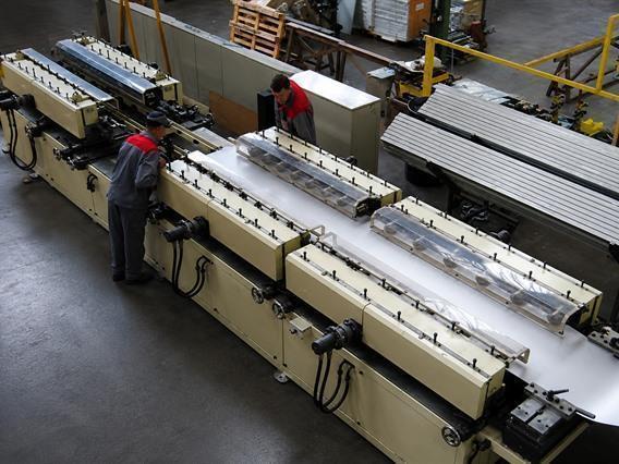Jensen Sandwich panel line for sectional gates