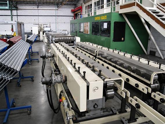 Jensen Sandwich panel line for sectional gates
