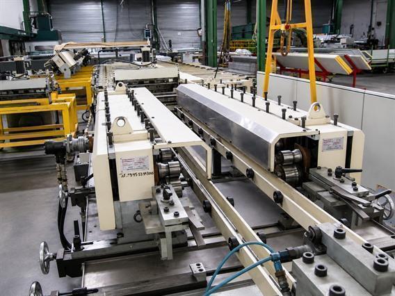 Jensen Sandwich panel line for sectional gates