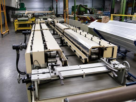 Jensen Sandwich panel line for sectional gates