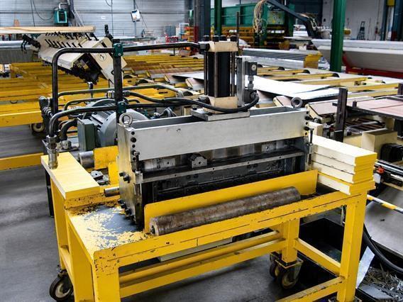 Jensen Sandwich panel line for sectional gates