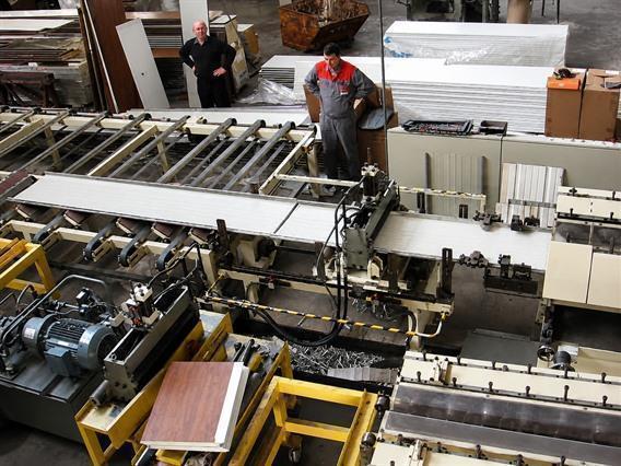 Jensen Sandwich panel line for sectional gates