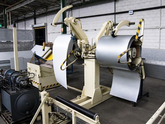 Jensen Sandwich panel line for sectional gates