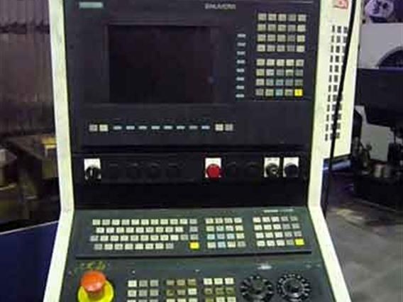 Huron High Precision EXC 30 (5 axes simultaneous)