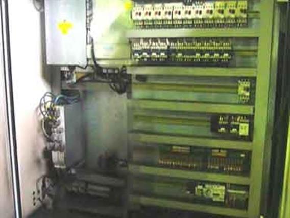 Huron High Precision EXC 30 (5 axes simultaneous)