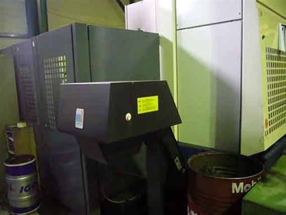 Huron High Precision EXC 30 (5 axes simultaneous)