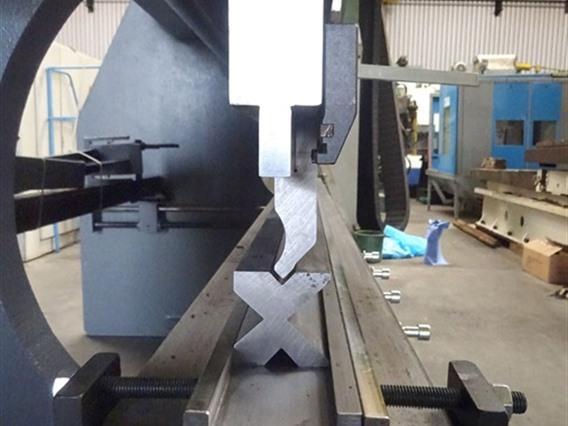 Adaptive tooling Haco-lvd-amada