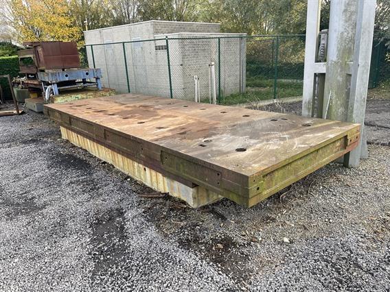 Table 8000 x 3000 x 400 mm