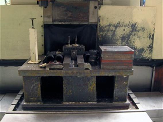 Mitsui Seiki VR 3- CNC X:900 - Y:500 - Z:500mm