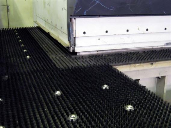 LVD Omega 30 Ton CNC