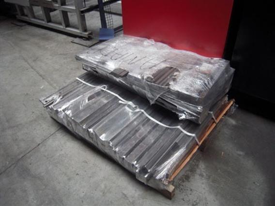 Amada HFE 100T x 3000 CNC 8 axes